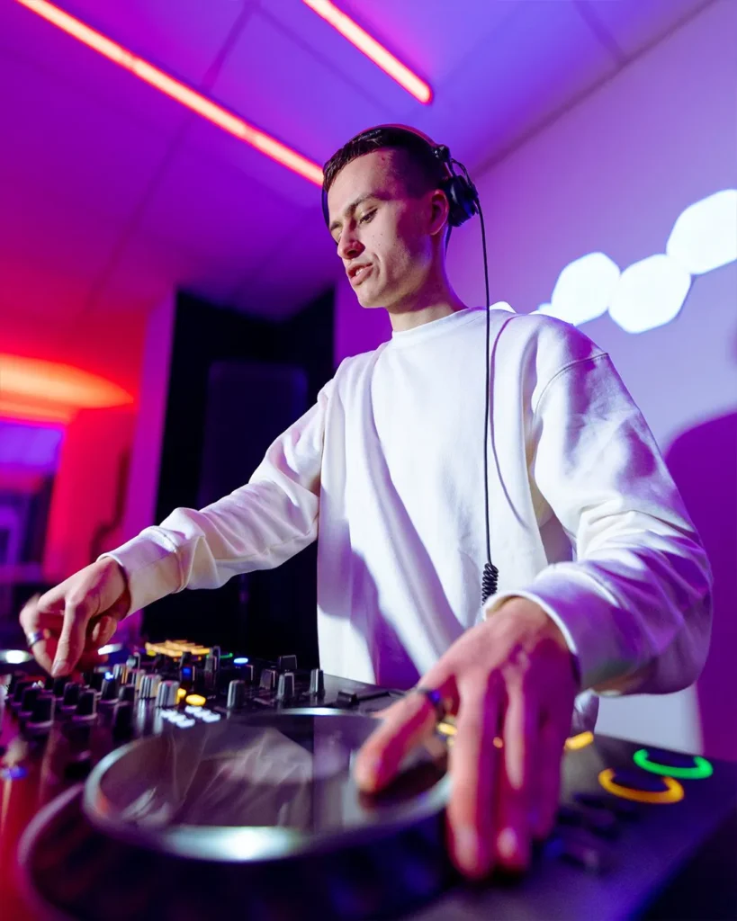 DJ Pamokos Pazengusiu Pamokus Planas Prie DJ Pulto